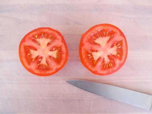 How-to-Seed-a-Tomato-2-640x480.jpg
